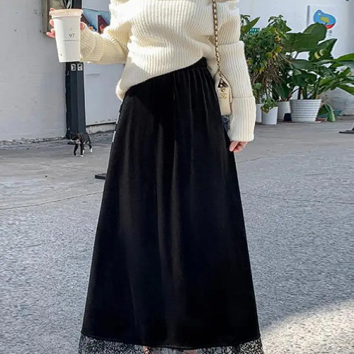 Load image into Gallery viewer, French Fashion Women Black Velvet Lace Elegant Vacation Pleated Long Skirt 2024 Autumn Winter New Elastic High Waist Party Skirt
