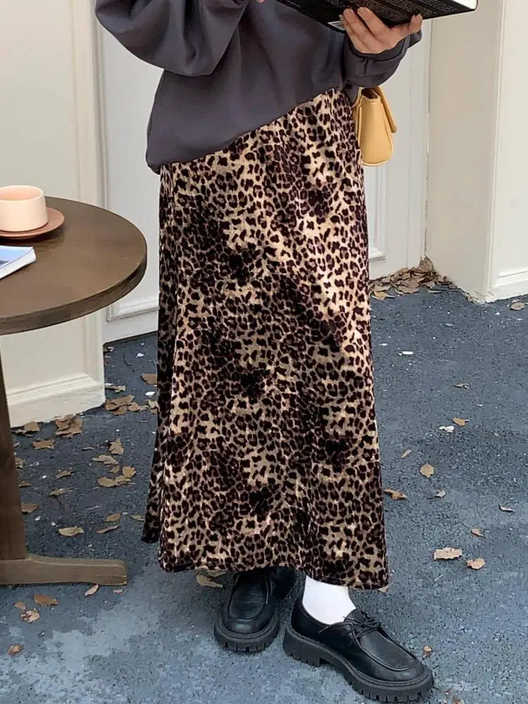 Korean Women's Velvet Leopard Print Elegant Long Skirt Vintage Fashion High Waist Slim Skirts 2024 Autumn Winter Bohemian Casual