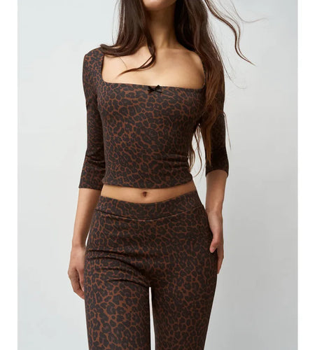 Sexy Square Neck Long Sleeved Leopard Print Top Cropped Pants Elastic Tight Set Women Spring New 2025 Two-piece Set
