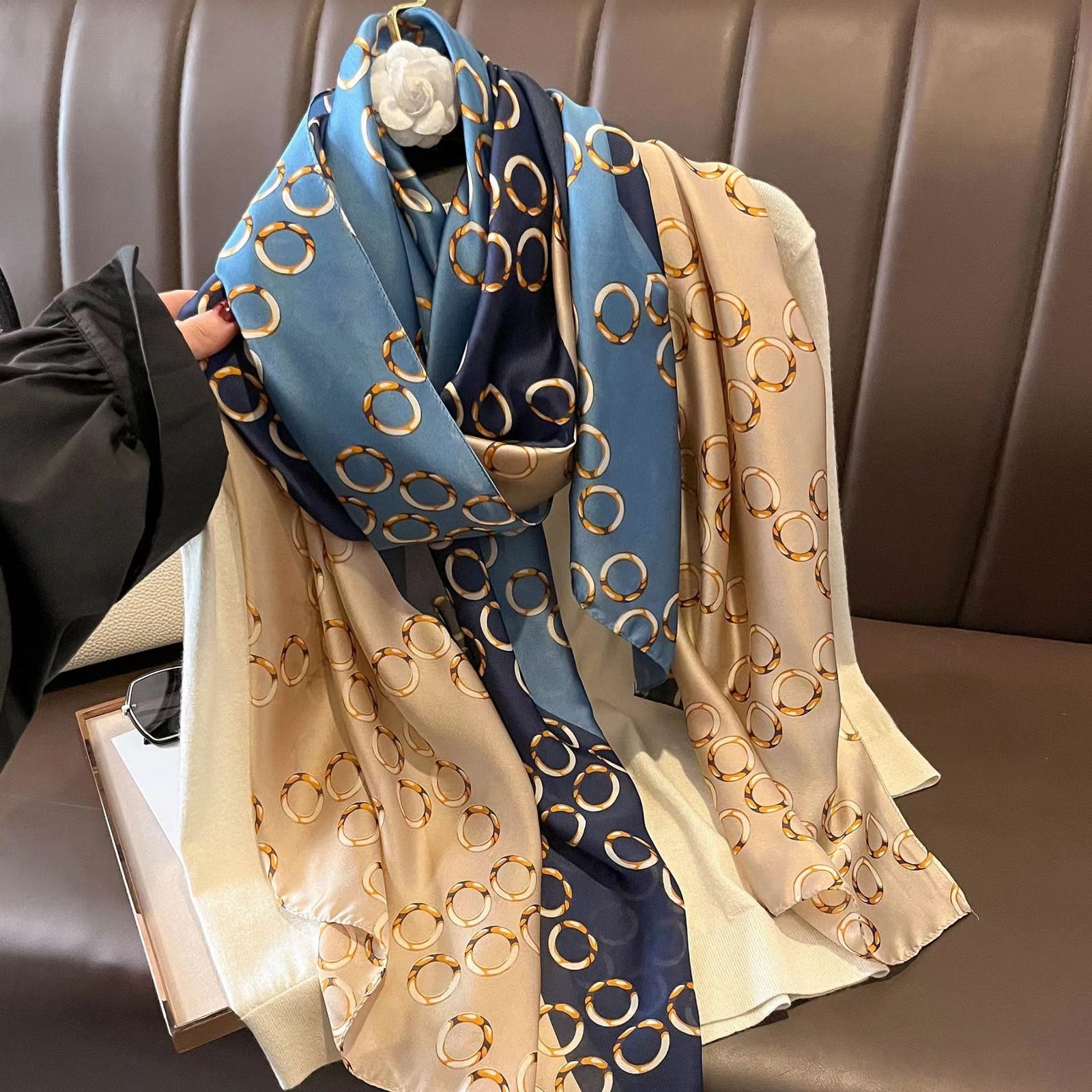Designer Silk Scarf Female Foulard Bandana Long Shawls Wraps Winter Neck Scarves Pashmina Lady Hijab Luxury New