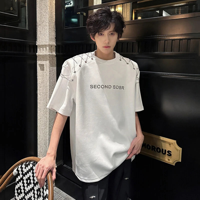 Men's Short Sleeve T-shirts New Summer Metal Chain Design Pad Shoulder Trendy Letter Print Fashion Style Male Top 9W1663