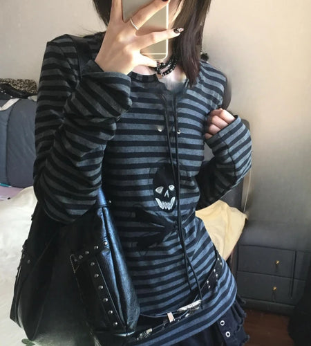 Stripe Grunge T-shirt Women Harajuku Vintage Punk Skull Print Tops Casual Y2k Aesthetic Streetwear Loose Gothic Bandage Tshirts