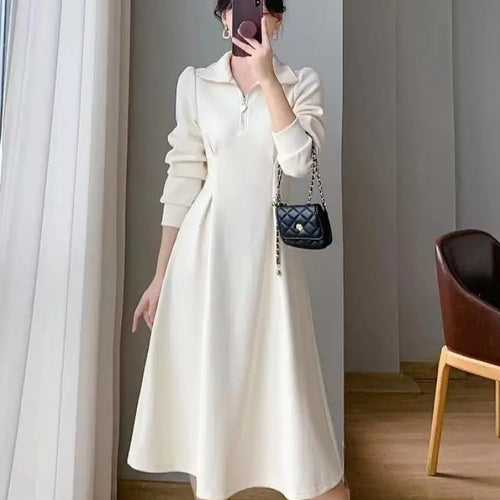 Load image into Gallery viewer, Autumn Winter French Ladies Black Elegant Long Dress White Velvet Thick Warm Long Sleeve Simple Evening Party Zipper Dress

