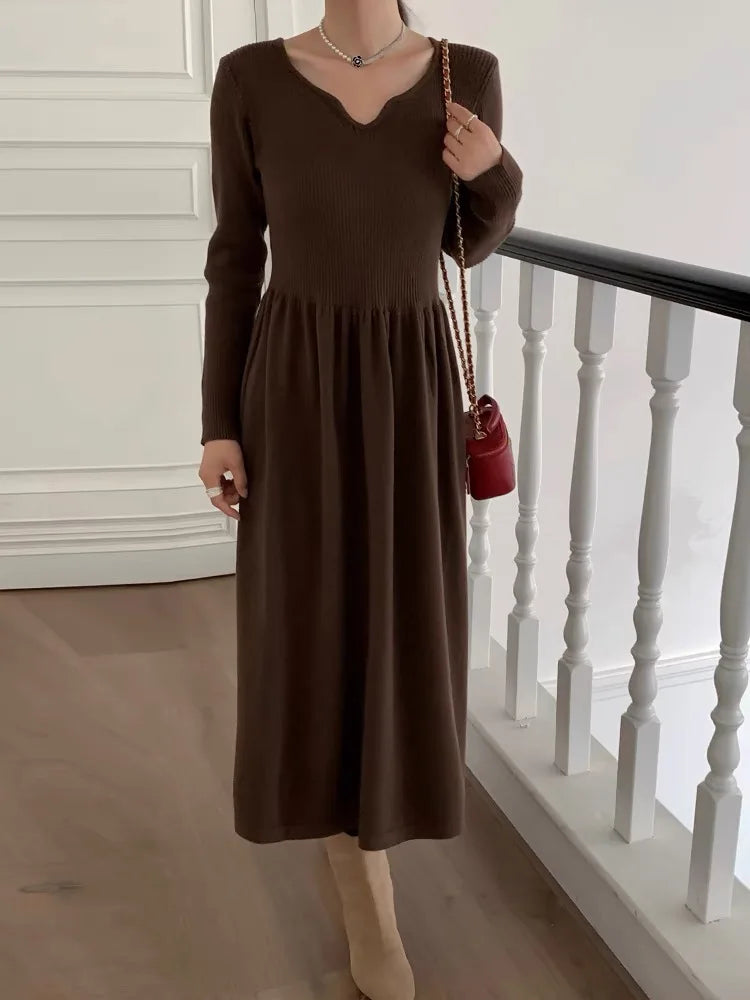 Autumn Winter Women Elegant V-neck Long Sleeve Slim Knit Pleated Dress Solid Casual A-line Sweater Long Dress 2023 French Simple