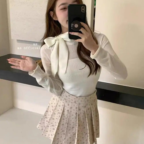 Load image into Gallery viewer, Women's Sweet White Floral Pleated Mini Skirts 2024 Summer Elegant High Waist A-line Short Skirt Fresh Style Streetwear Fashion
