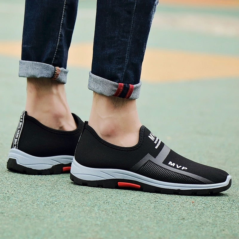 Summer Mesh Men Casual Shoes Breathable Slip on Mens Loafers Lightweight Sneakers Men Non-slip Walking Shoes Zapatillas Hombre