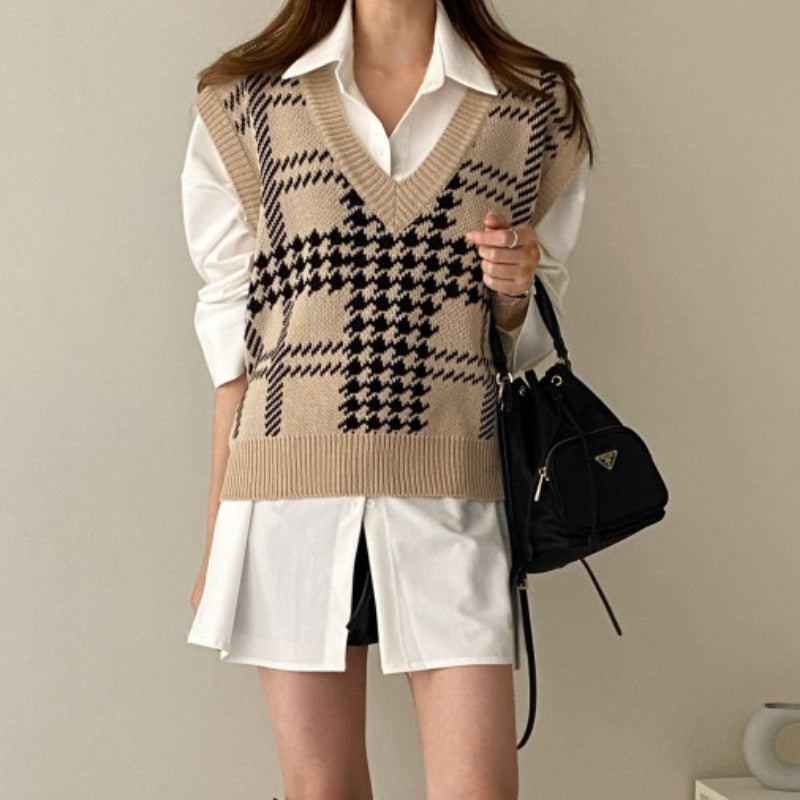V Neck Loose Hounds Vest Sleeveless Women Casual Autumn Winter Knit Sweater Oversized Fashion Pullover Khaki