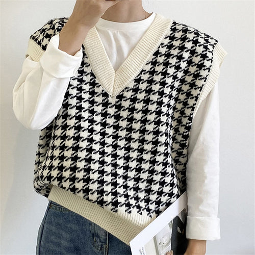 Load image into Gallery viewer, Vintage Women Plaid Sweater Vest Casual V Neck  Houndstooth Loose Thick Female Knitted Sweater Korean Elegant Tops
