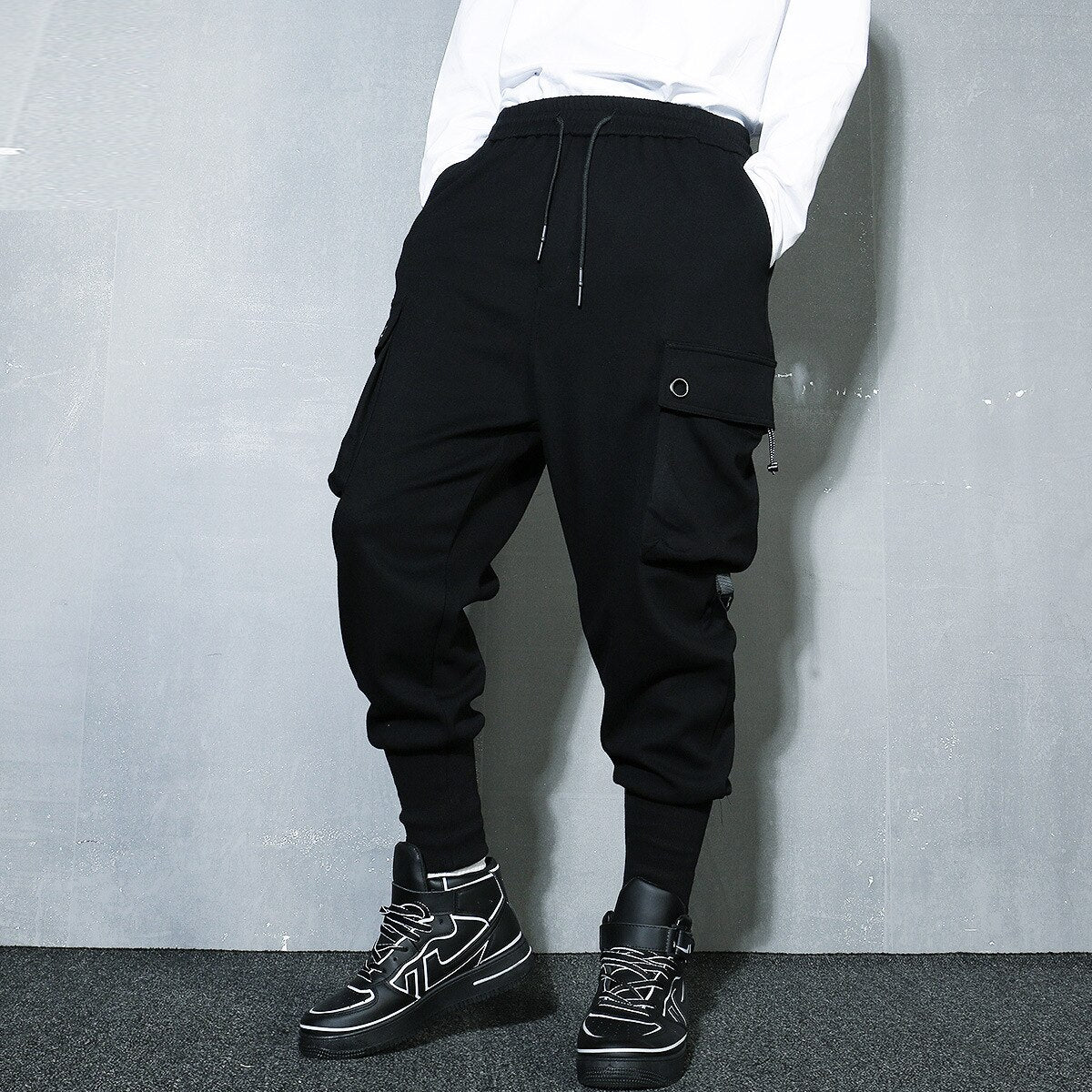 Men Hip Hop Harem Pants Streetwear Elastic Waist Trousers Joggers Multi-pocket Black Sweatpants Men's Clothing WB528