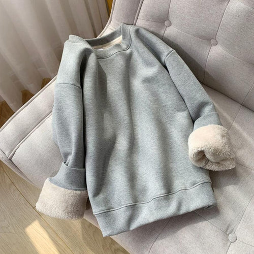 Load image into Gallery viewer, Winter Thick Women Sweatshirt Warm Fashion Simple O Neck Casual Pullover Top Loose Furry Lining Pullover Student Sweatshirt
