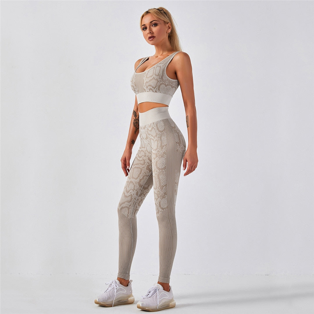 Snake Print Seamless Sportswear 2 Pieces Yoga Set Women Sports Bra and Leggings Fitness Running Workout Clothes Gym Outfit A010