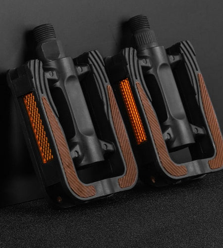 MTB Bike Pedals Ultralight Anti-slip Road Bicycle Pedals Bicycle Accessories Bearing Reflective 9/16'' Cycling Pedal