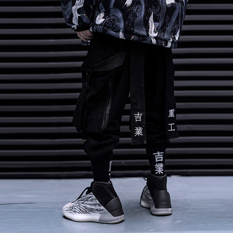 Hip Hop Cargo Pants Men Embroidery Joggers Trousers Elastic Waist Rock Ribbon Streetwear Pant Male Black WX004