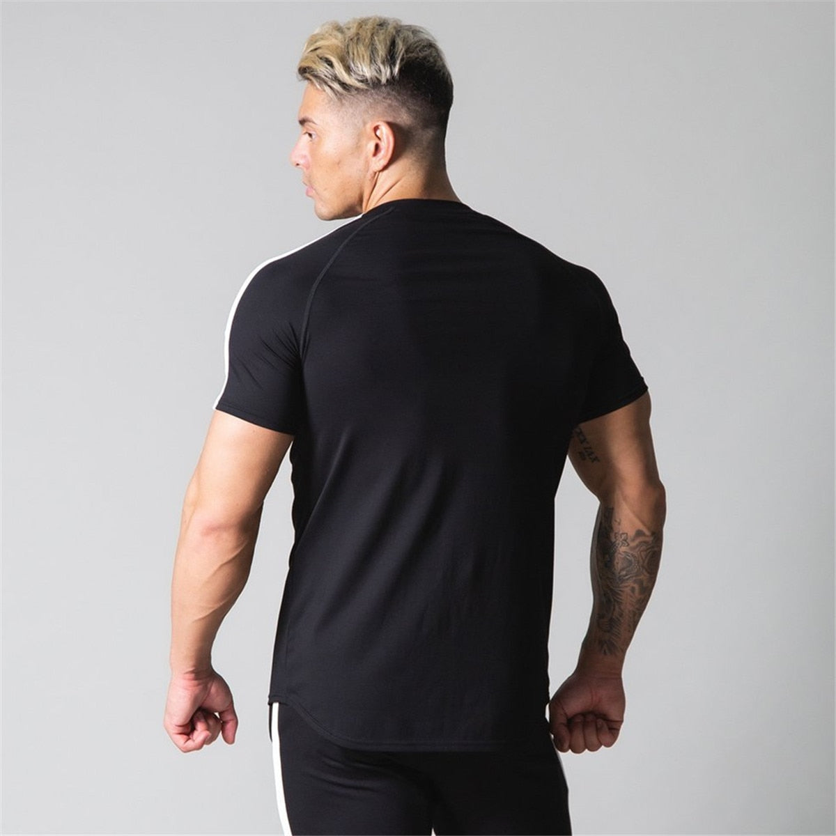 Black Gym Fitness T-shirt Men Running Sport Skinny Shirt Short Sleeve Cotton Tee Tops Summer Male Bodybuilding Training Clothing