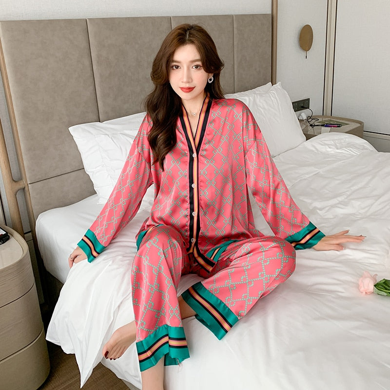 White silk like women's pajamas set autumn long-sleeved nighties palace style sleepwear set black beautiful home nighty suit