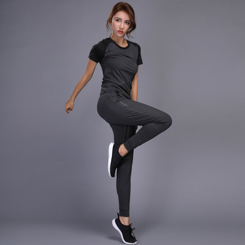 Women's Sportswear For Yoga Sets Jogging Clothes Gym Workout Fitness Training Sports T-Shirts Running Pants Leggings Suit