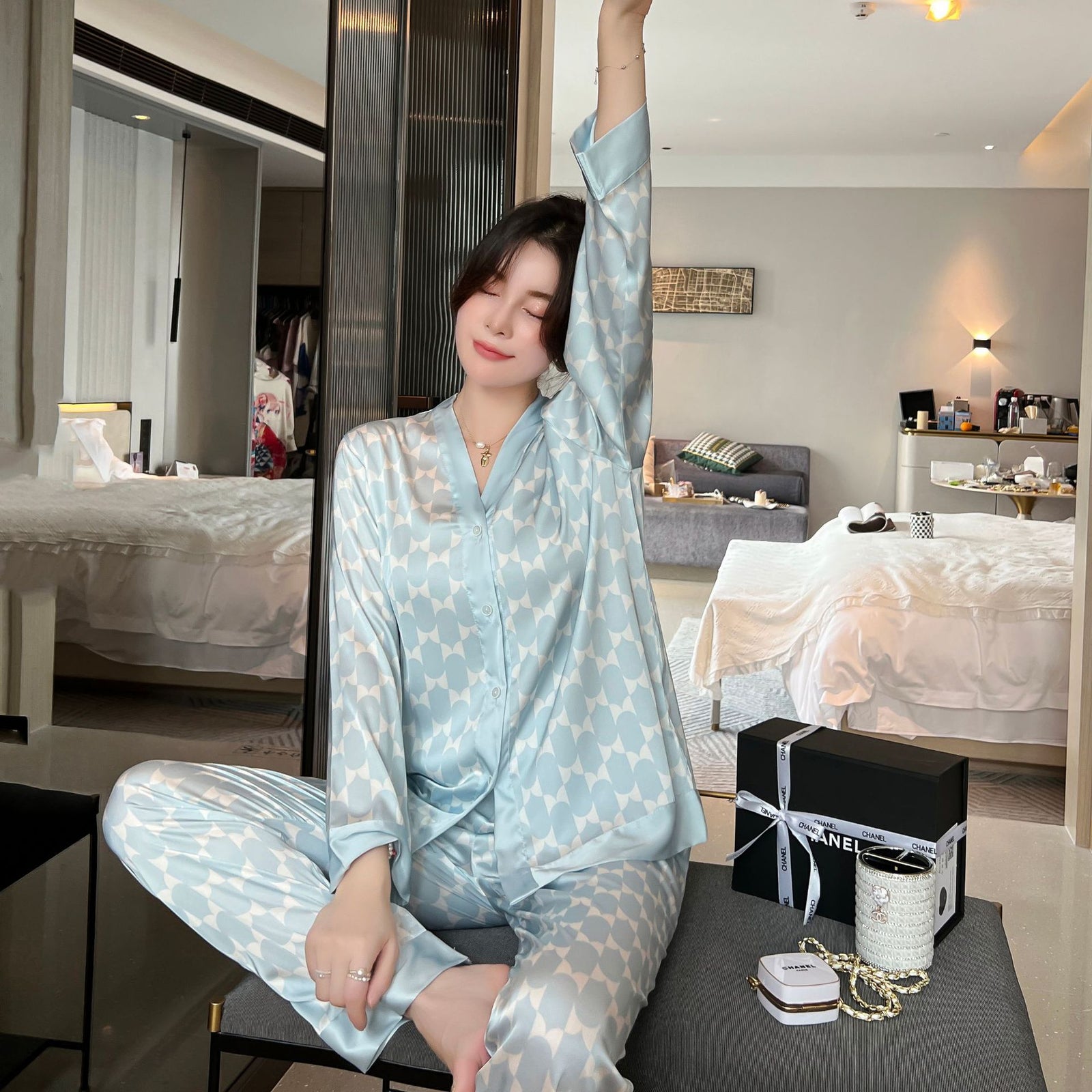 Women's Pajamas Set Luxury Style Painting Print Sleepwear Satin Silky Touch Homewear V Neck Nightie Casual Home Suit