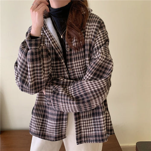 Load image into Gallery viewer, Warm Women Plaid Shirt Winter Thick Velvet Lining Loose Long Sleeve Ladies Blouse Turn Down Collar Vintage Blusas
