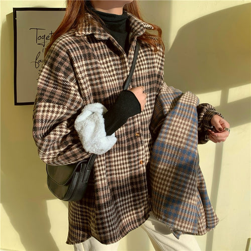 Load image into Gallery viewer, Warm Women Plaid Shirt Winter Thick Velvet Lining Loose Long Sleeve Ladies Blouse Turn Down Collar Vintage Blusas
