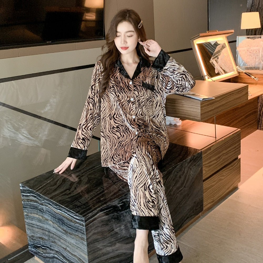 Women's Pajamas Set Velvet Luxury Tiger Stripes Print Sleepwear Casual Homewear V Neck Nightwear Pyjama Femme Petite