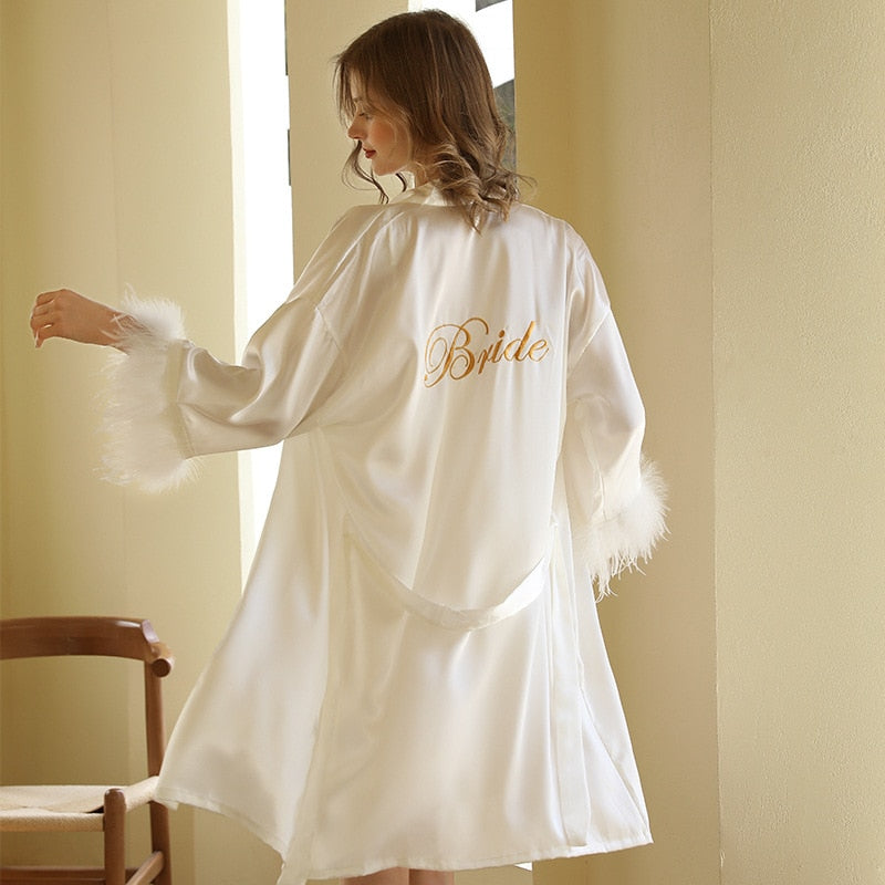 Women's Pajamas Robe Set Wedding Bride Cozy Morning Bathrobe with Feather Cuffs Satin Silk Like Homewear Sleepress Femme