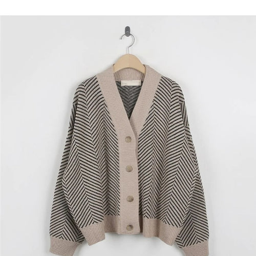 Load image into Gallery viewer, Oversize Vintage Cardigans Loose Winter Sweater Knitted Plus Size Cardigan
