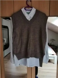 Load image into Gallery viewer, V neck Girls Pullover vest Autumn Winter short Knitted Sleeveless Warm Sweater
